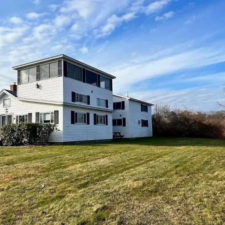 Views Of The Atlantic Ocean And Nubble Lighthouse 4 Bedroom Family Home